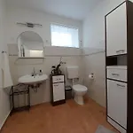 Deri Kert Apartmanhaz A * Baja