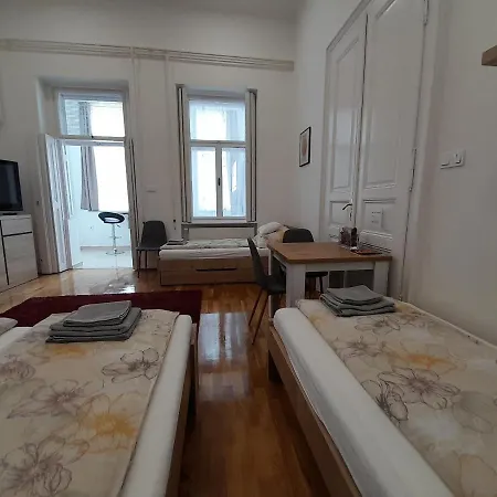 Deri Kert Apartmanhaz A