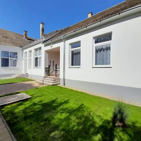 Apartmán Deri Kert Apartmanhaz A Baja