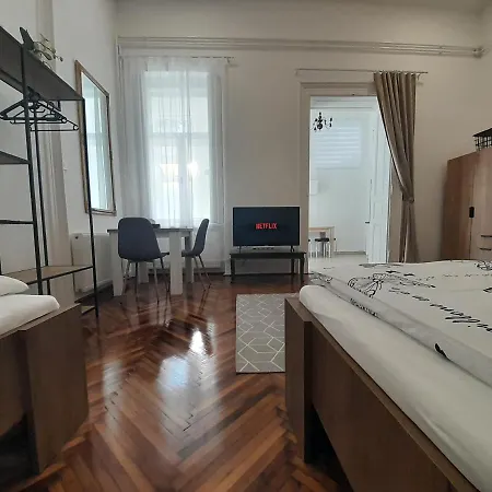 Deri Kert Apartmanhaz A