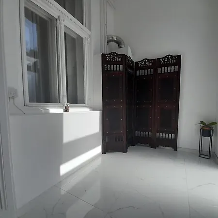 Deri Kert Apartmanhaz A Apartment *