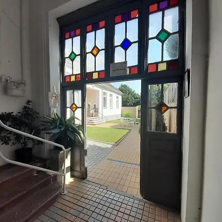 Deri Kert Apartmanhaz A *