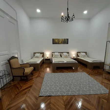 Apartment Deri Kert Apartmanhaz A *