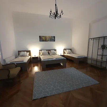 Deri Kert Apartmanhaz A