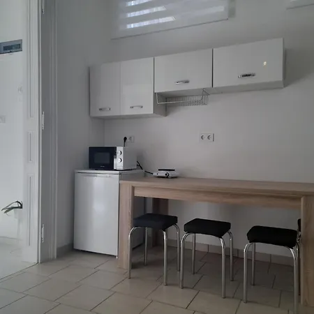 Lejlighed Deri Kert Apartmanhaz A *