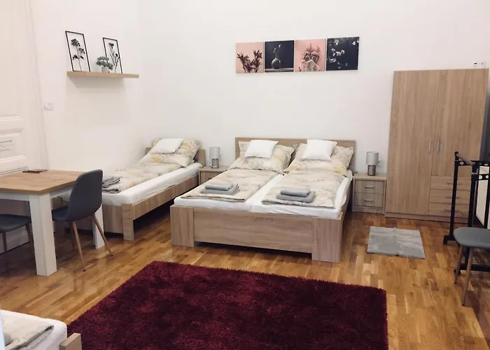 Apartment Deri Kert Apartmanhaz A Baja