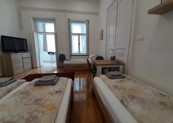 Deri Kert Apartmanhaz A