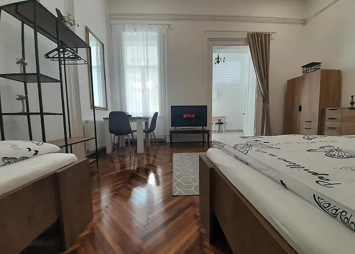 Deri Kert Apartmanhaz A