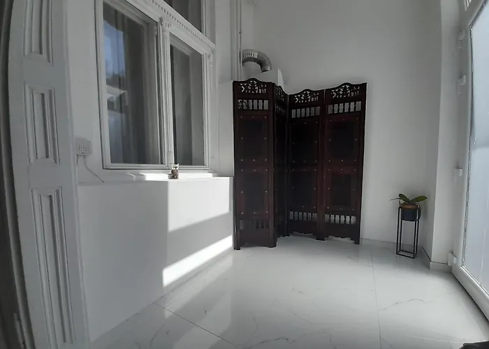 Deri Kert Apartmanhaz A Apartment *