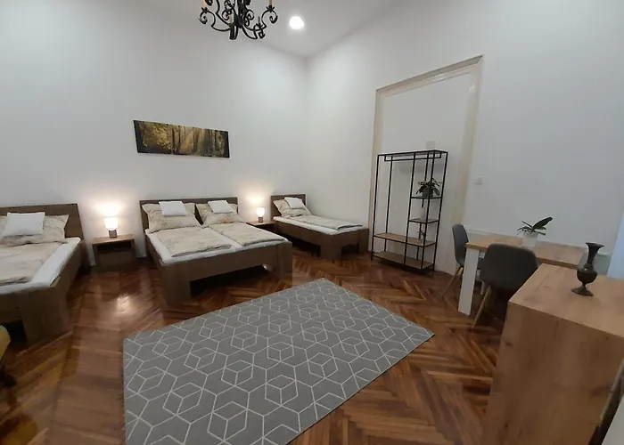 Apartment Deri Kert Apartmanhaz A Baja